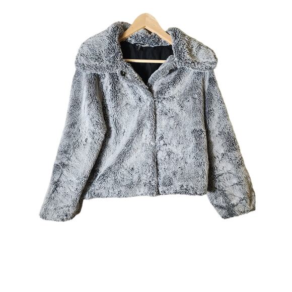 H&M DIVIDED Gray Faux Fur Waist Length Fuzzy Snap Button Jacket SZ S - Picture 1 of 9